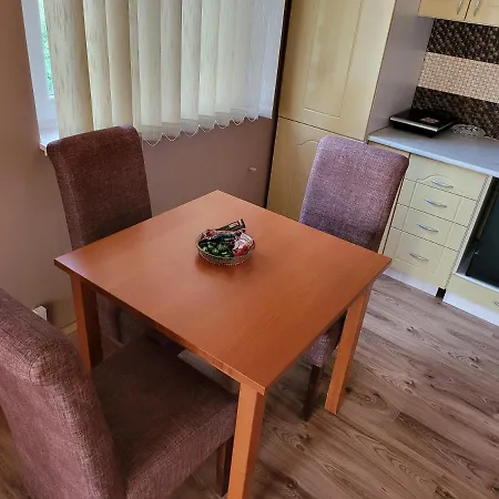 Privatunterkunft Sun And River Golubac