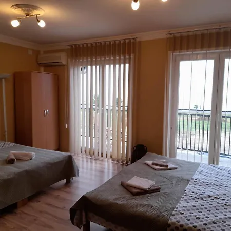 Privatunterkunft Sun And River *